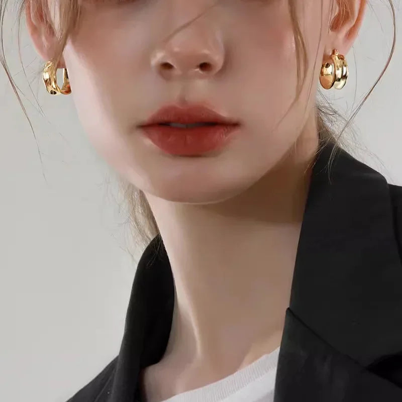 Maria minimalistic hoop Earring