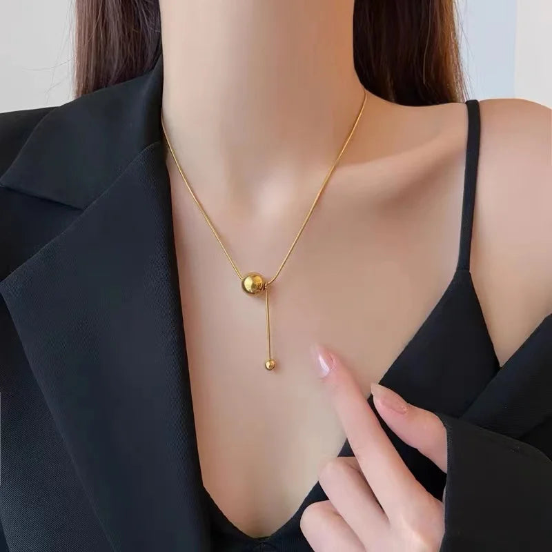 Vela Simple Ball Necklace