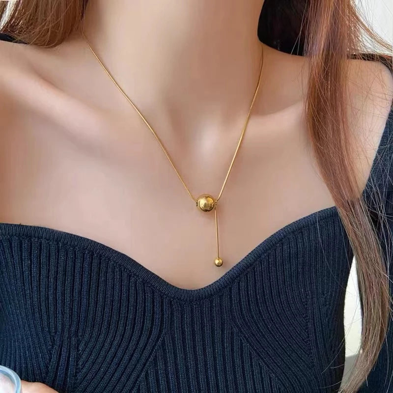 Vela Simple Ball Necklace