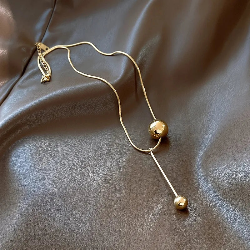 Vela Simple Ball Necklace